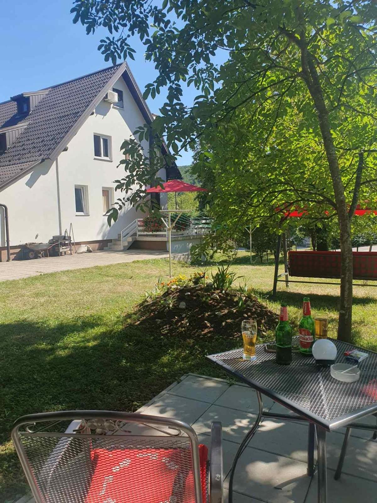 Guesthouse Nikola Plitvicka Jezera Bagian luar foto